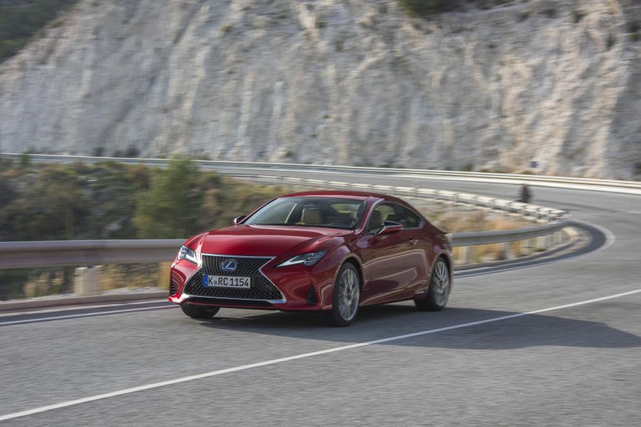  Lexus RC300h 2018 года  (WW) (фото 34 из 139)